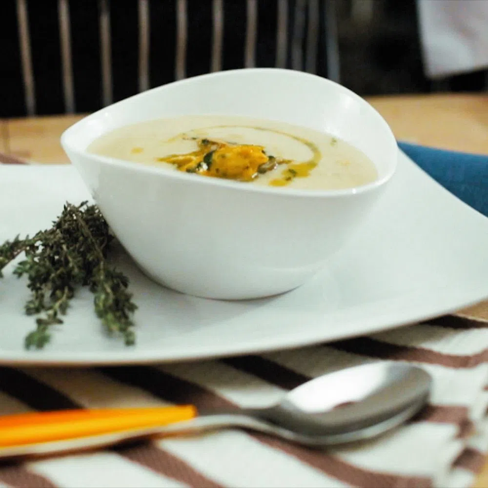 Крем-суп из белой фасоли с мидиями