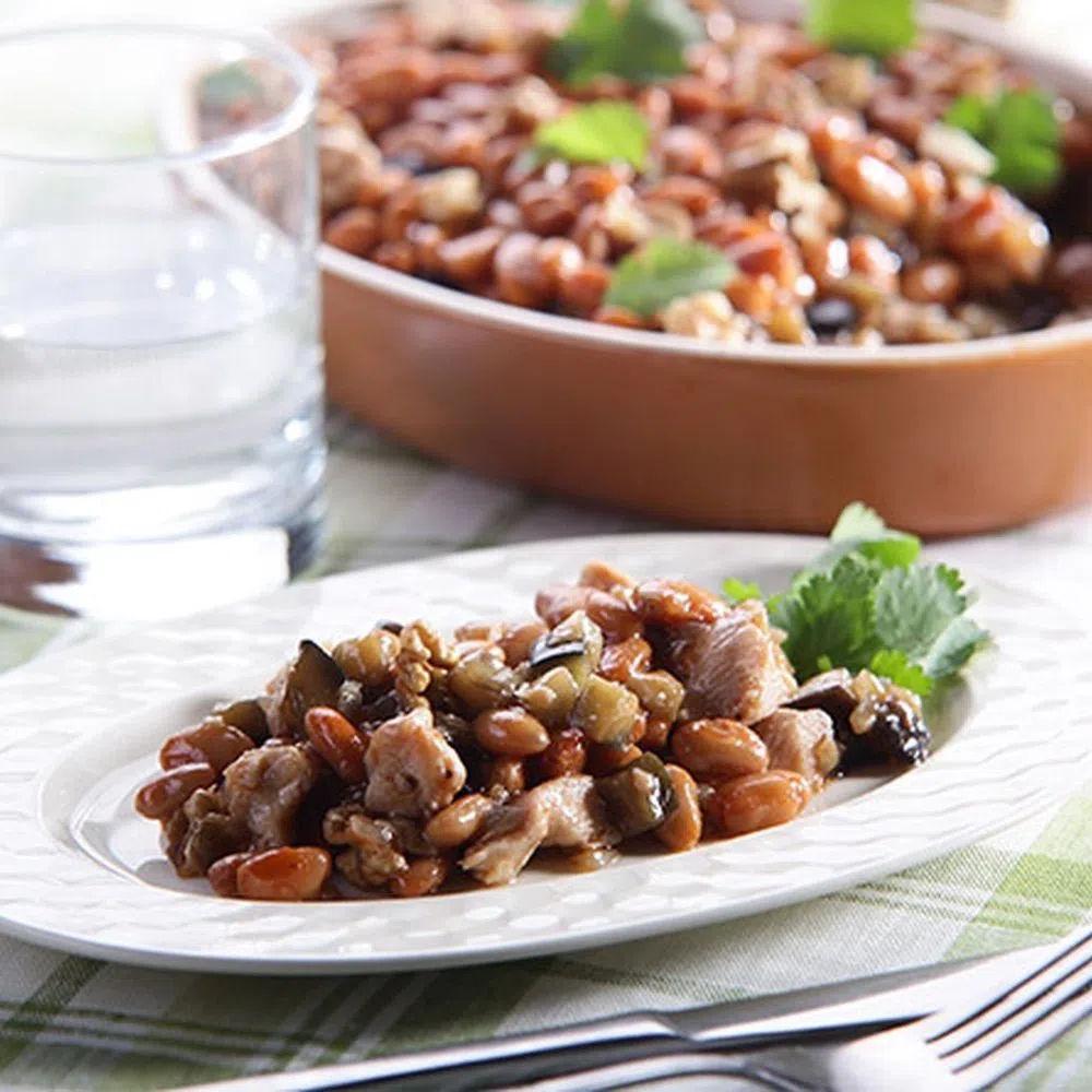 Курица с фасолью и баклажанами