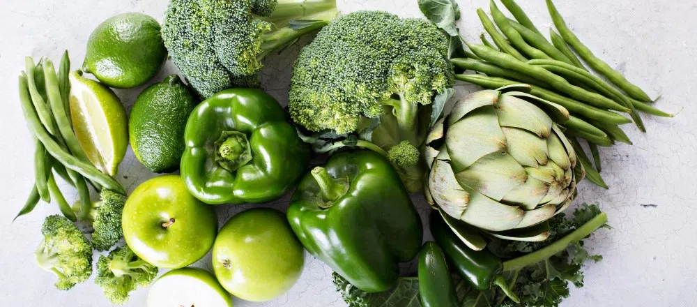 Какие бывают зеленые овощи. Зеленые овощи. Зеленые овощи и фрукты. Овощи зеленого цвета. Темно зеленые овощи.