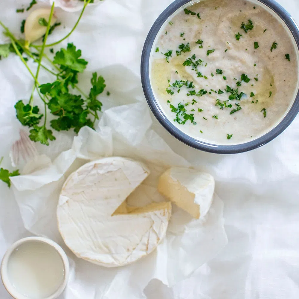 Грибной суп с курицей и сыром бри