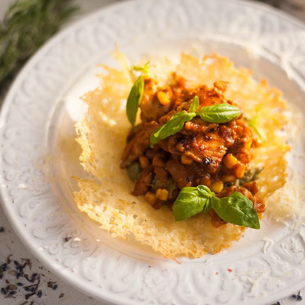 Сырная корзинка с сальсой из курицы, печеной фасоли и кукурузы — пошаговый  рецепт с фото от Bonduelle